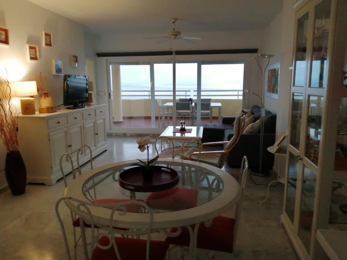 Holidays2Benalmadena Torrequebrada Sea View Front Beach With Pool Parking & Terraces Dış mekan fotoğraf